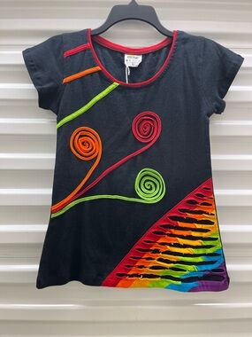 Vintage Black Rainbow Spiral Appliqué Tee Size Small